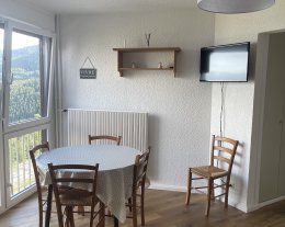 pied des pistes PRAPOUTEL LES 7 LAUX équipé 5/6 personnes