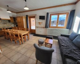 Appart avec terrasse à 10m pistes ski et 150 piscine