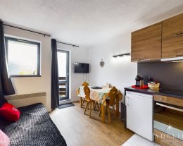 Studio cabine à 80m des pistes avec parking, exposition Sud