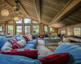 Séjour pour 13 avec piscine estivale