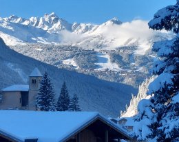 L’Échappée – Chalet d'exception avec sauna, 7 chambres 7 salles de bain, terrasses, jardin et vues sublimes, skiroom & proche télécabine