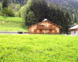GRAND CHALET   10 Chambres  PETANQUE, aire de jeux