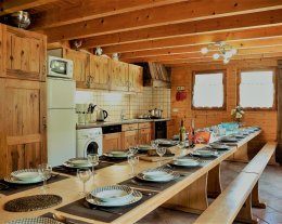 GRAND CHALET   10 Chambres  PETANQUE, aire de jeux