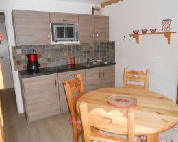 LELEX MONTS-JURA: 3 Pièces DUPLEX 45m² 5 PERS à 200m des PISTES