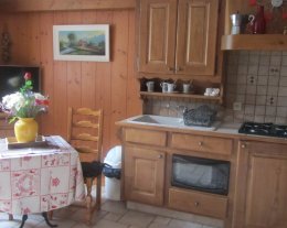 bon plan ***dispo février    2PERS 500M DES PISTES  bas de chalet lit fait serviette de toilette fournie  VALLÉE DE CHAMONIX    