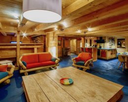 Kookaboora 4*-300m2, Jacuzzi, conception bioclimatique. Location à la semaine (hiver, été) du dimanche au dimanche (moins de circulation); location mid-week ou weekend (printemps, automne). 