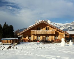 Appartement en chalet avec spa, sauna et piscine