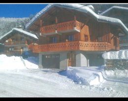 "CHALET LES ENCOCHES"