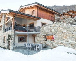 CHALET LE PUISOT LUXUEUX AVEC SAUNA PISCINE AVEC VUE IMPRENABLE SUR LES MONTAGNES