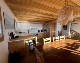 BARBE DE BOUC directement sur pistes ! Vue spectaculaire, sauna, ski room, décoration soignée.