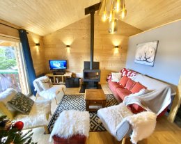 Chalet des Esquits pistes 5mn à pied, au calme, près de tout 