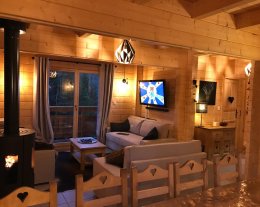 Le hameau des cimes 8. Chalet 14 personnes-Pieds des pistes (150m)-Spa en option-La Joue du Loup-Confort et nature-Ambiance chaleureuse.