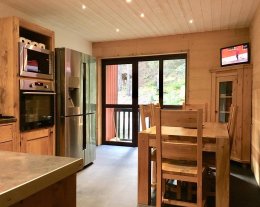 Les Avenieres, 19/22 E